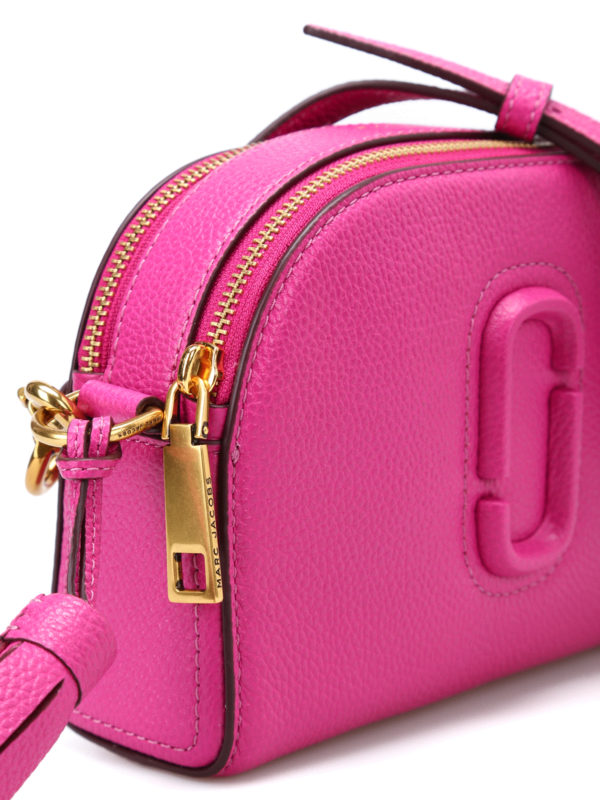 Shutter fuchsia camera bag shop online: MARC JACOBS