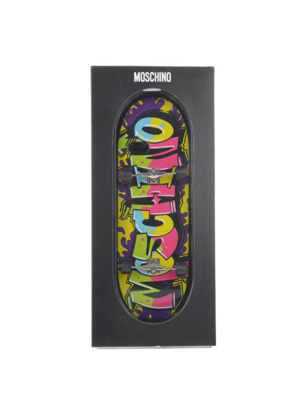 Coque Teint  shop online: MOSCHINO