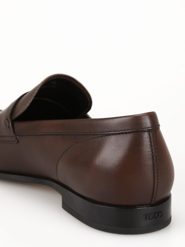 ローファー - ダークブラウン shop online: TOD