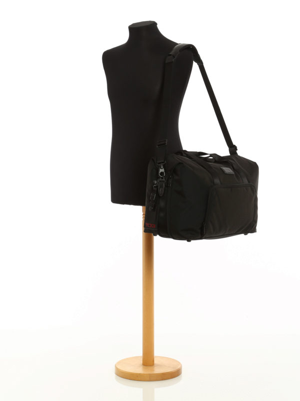 iKRIX TUMI: Alpha 2 expandable duffle bag