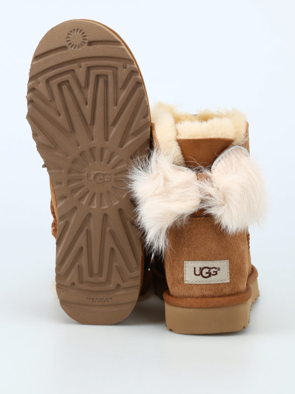 Fluff bow 2025 mini boot