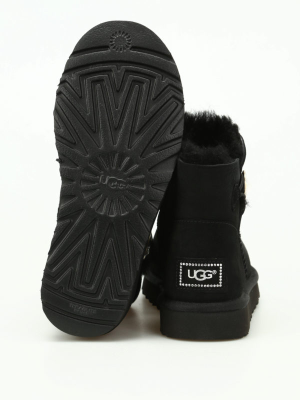 UGG buy online Stivaletti Mini Bailey Button neri