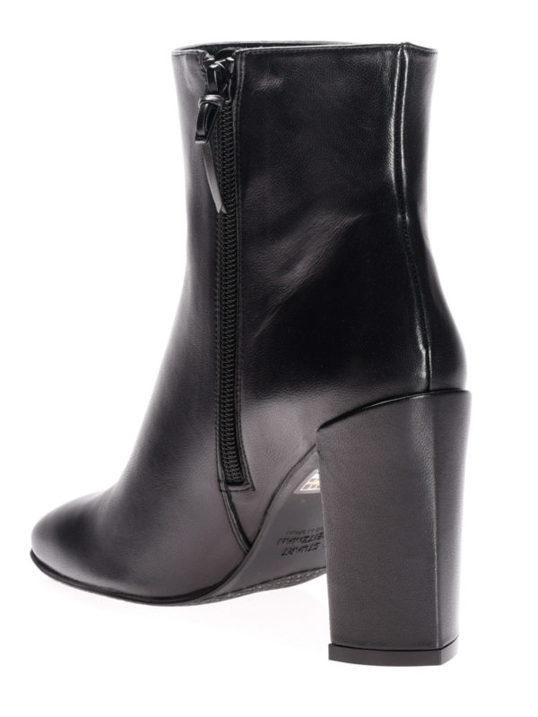 Vigor nappa leather ankle boots shop online: Stuart Weitzman