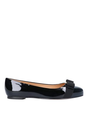 Ferragamo フラットシューズ - 黒 - ブラック | 742565