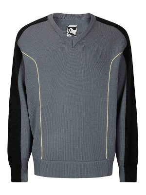 GR10K: boat necks - Piping V-Neck