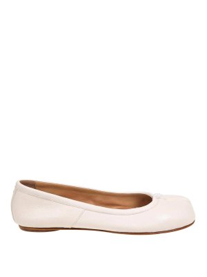 Maison Margiela: flat shoes - Tabi ballerina in milk-colored leather
