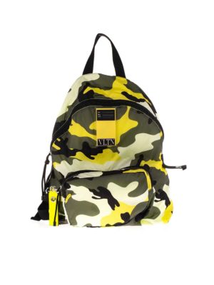 VALENTINO GARAVANI: backpacks - Logo patch backpack camouflage