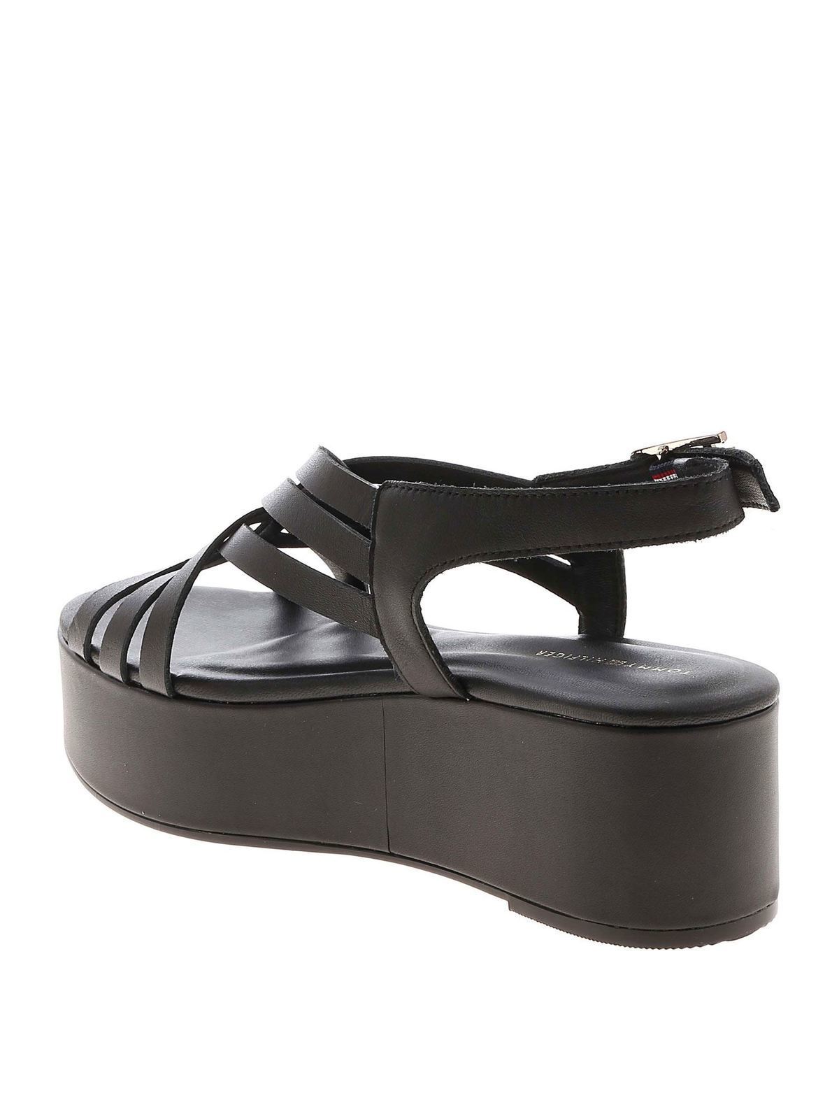 plads Kredsløb Duchess Sandals Tommy Hilfiger - Intertwined wedge sandals in black - FW0FW05732BDS