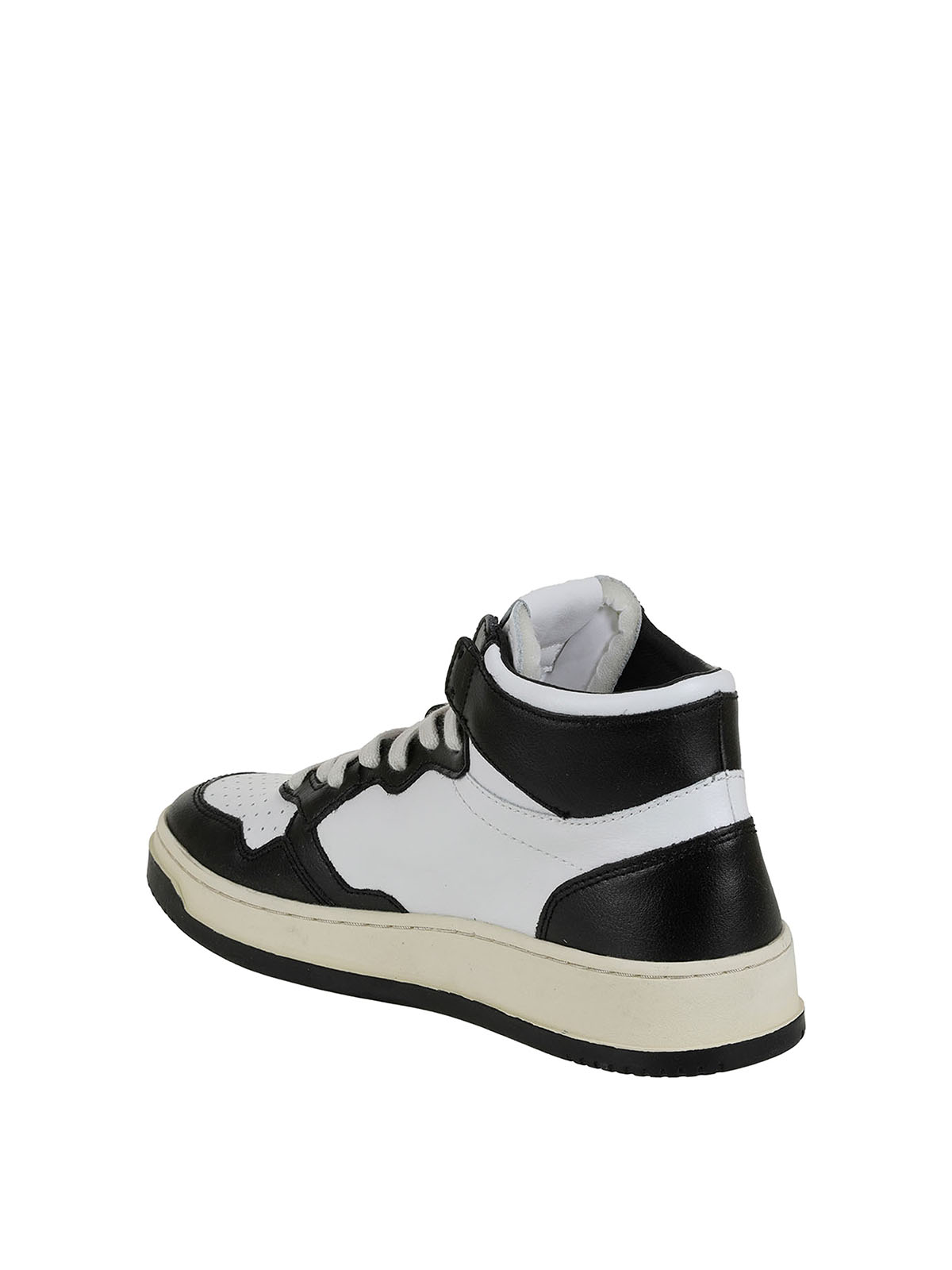 Shop Autry Leather Sneakers In Negro