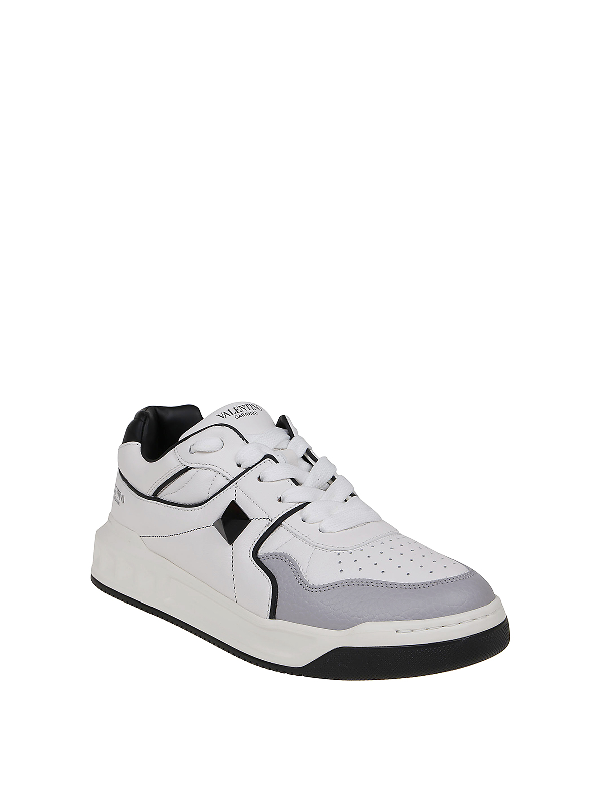 Shop Valentino One Stud Low-top Sneakers In Blanco