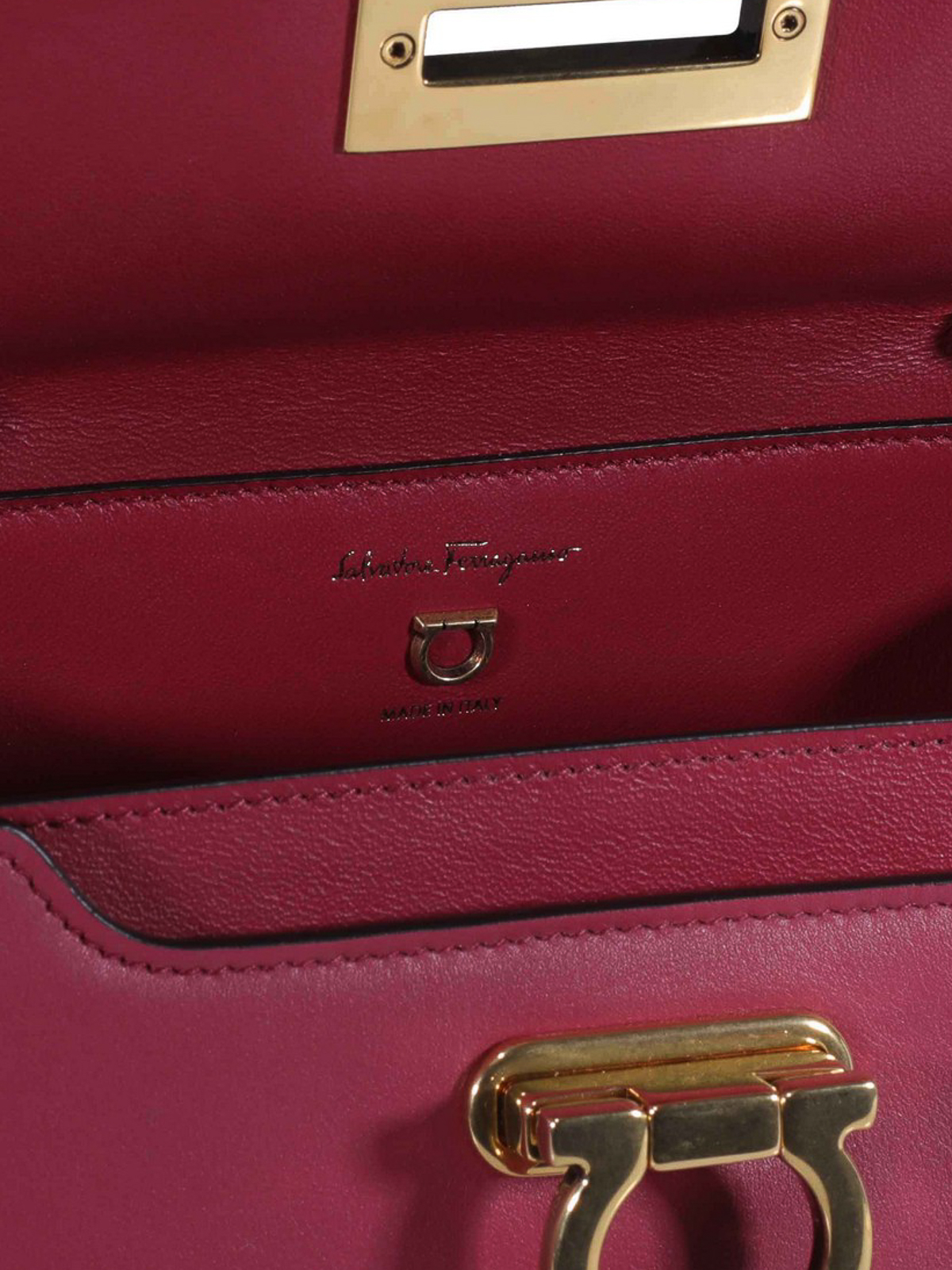 Ferragamo ショルダーバッグ - ボルドー|754364211495