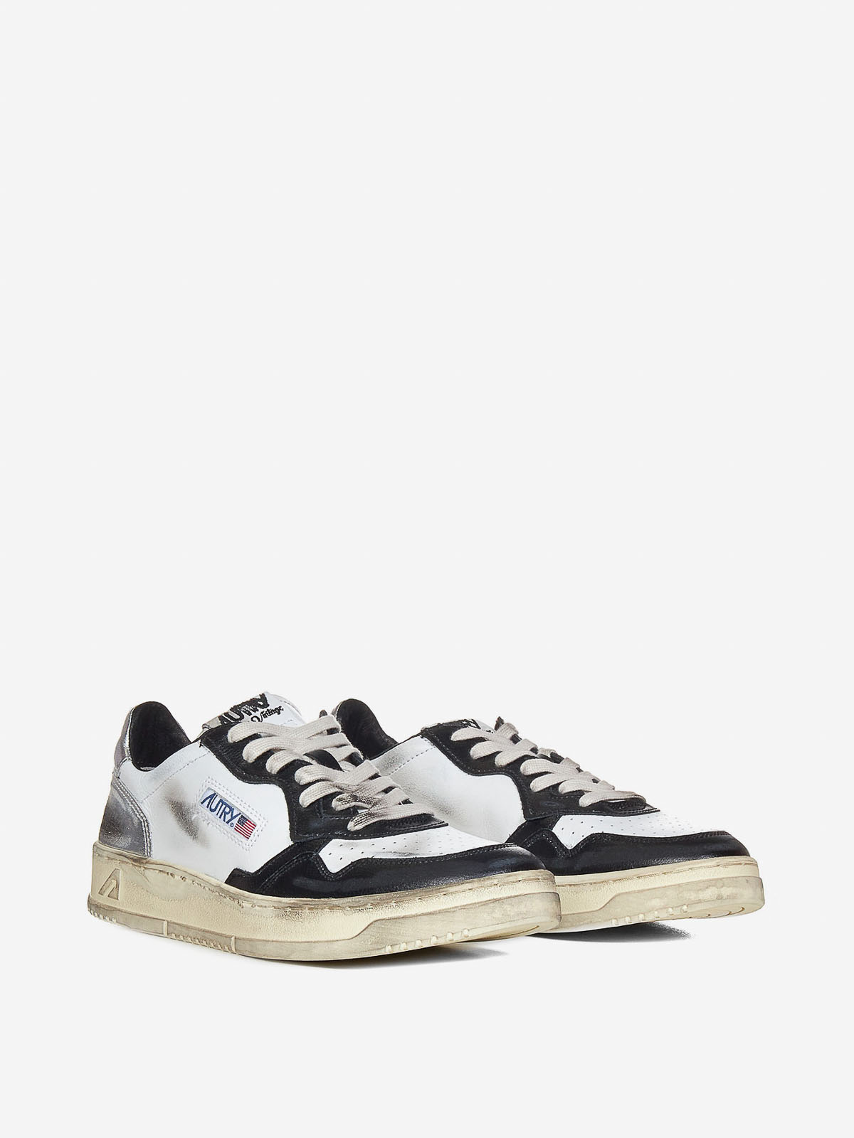 Shop Autry Leather Sneakers In Blanco