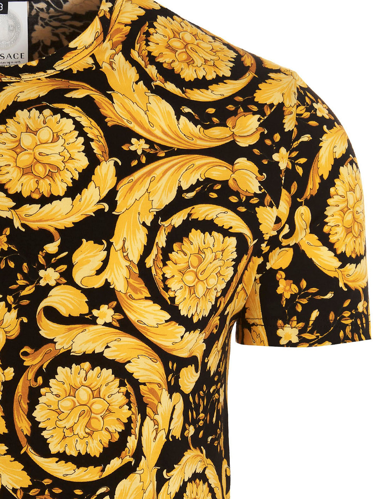 Shop Versace Camiseta - Studs Baroque In Multicolour