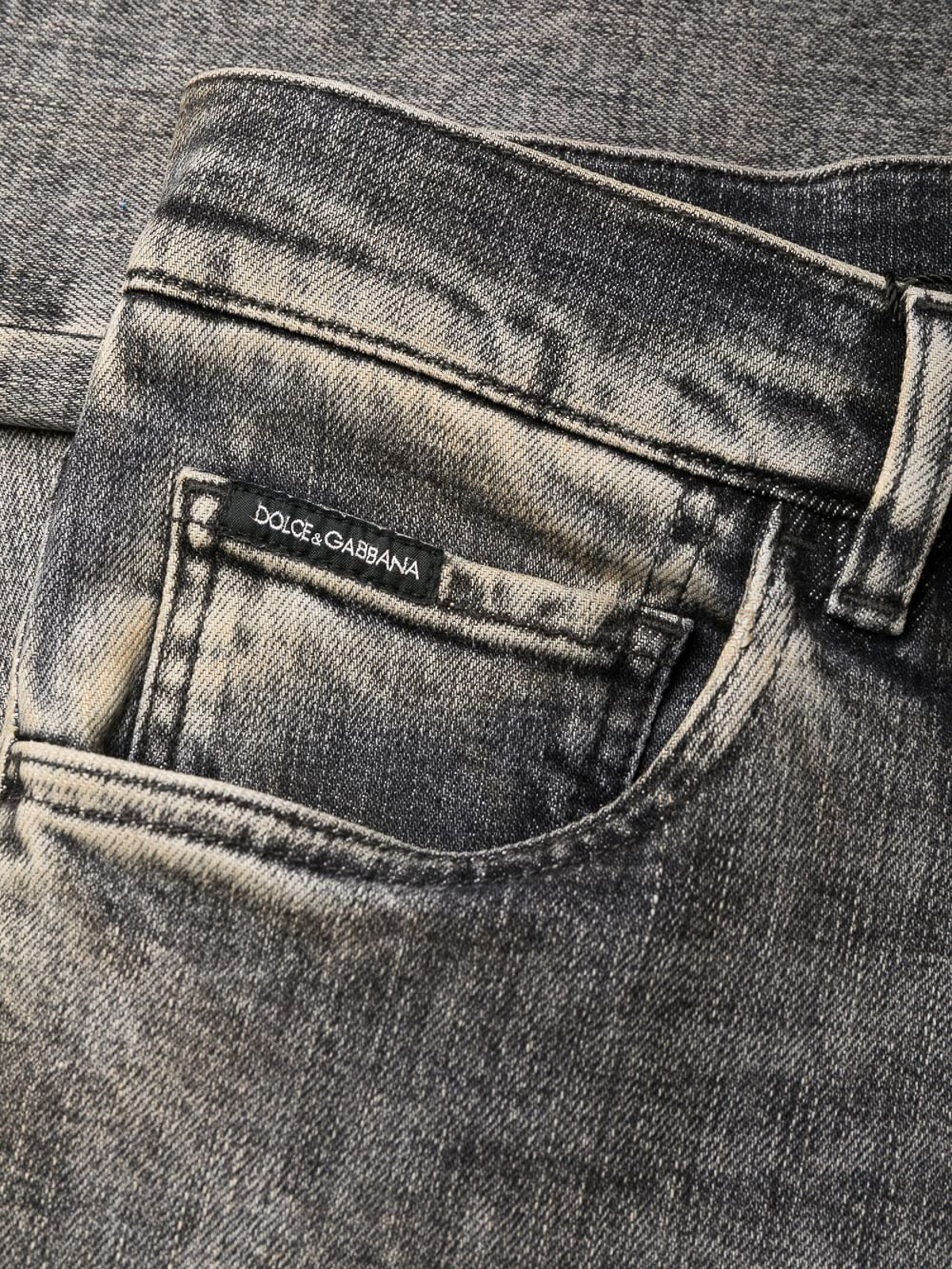 デニム・ジーパン Dolce & Gabbana SS24 Logo plaque jeans (FTCS0DG8IB7 S9001) Dolce & Gabbana Plaque Logo Distressed Denim Jeans