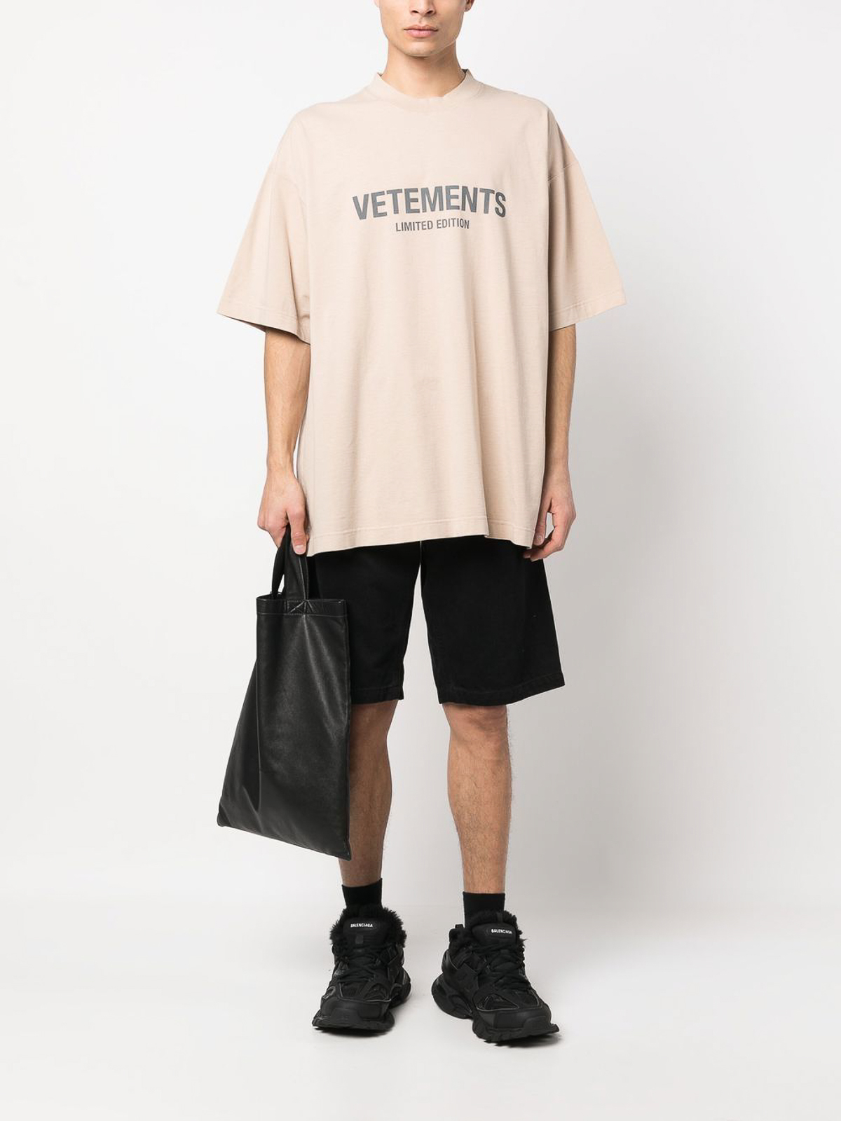 Vetements Tシャツ - ベージュ - メンズ|UE63TR680XEARTH