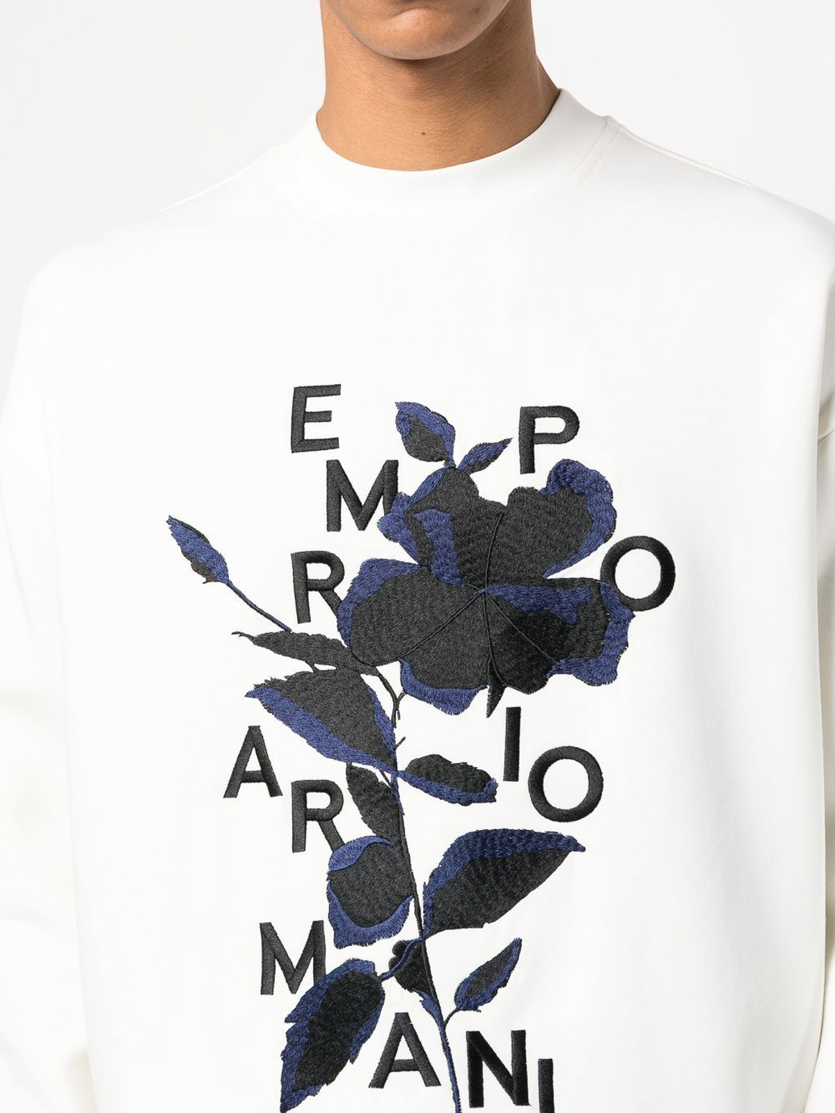 【EMPORIO ARMANI】 M's Floral Logo Quarter-Zip Sweatshirt ★ Emporio Armani Floral logo-embroidered sweatshirt