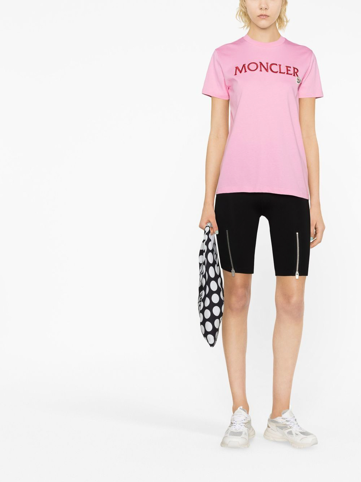 【大人気！】MONCLER☆ロゴ刺繍入りピンクコットンTシャツ MONCLER 極美品☆MONCLER モンクレール 22SS コットン100％ ロゴ