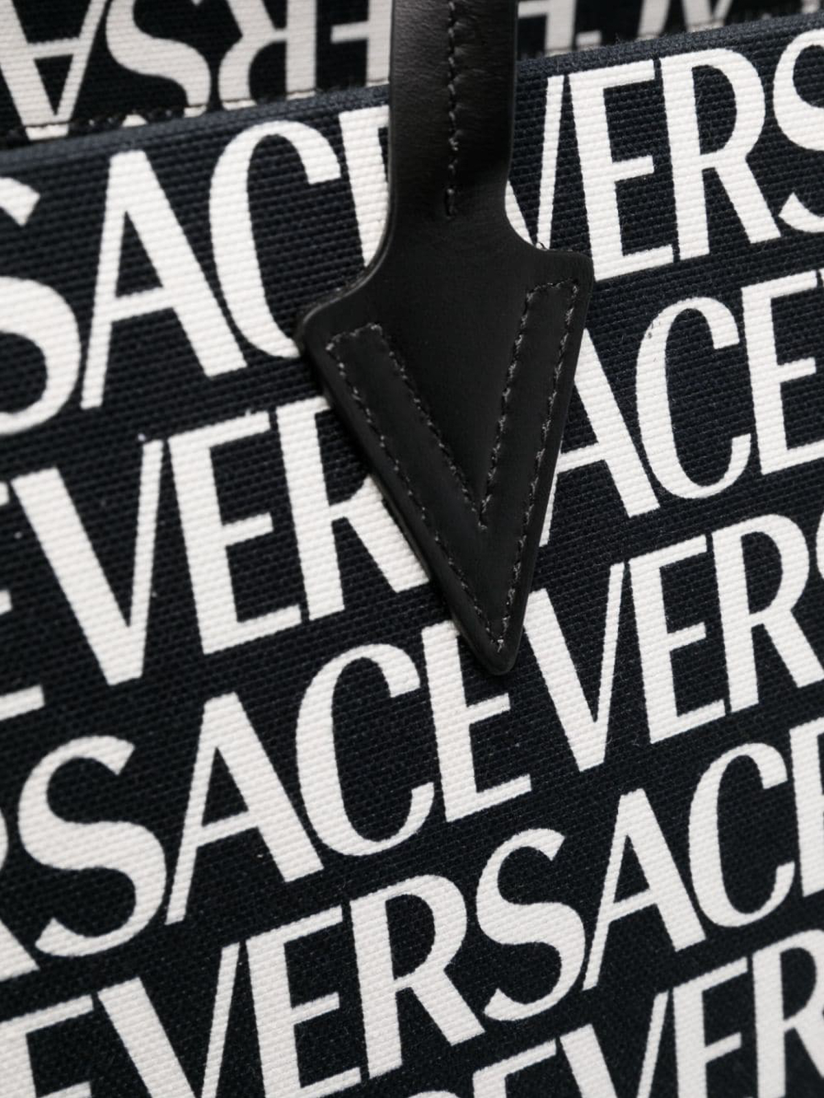 Shop Versace Bolso Shopping - Negro