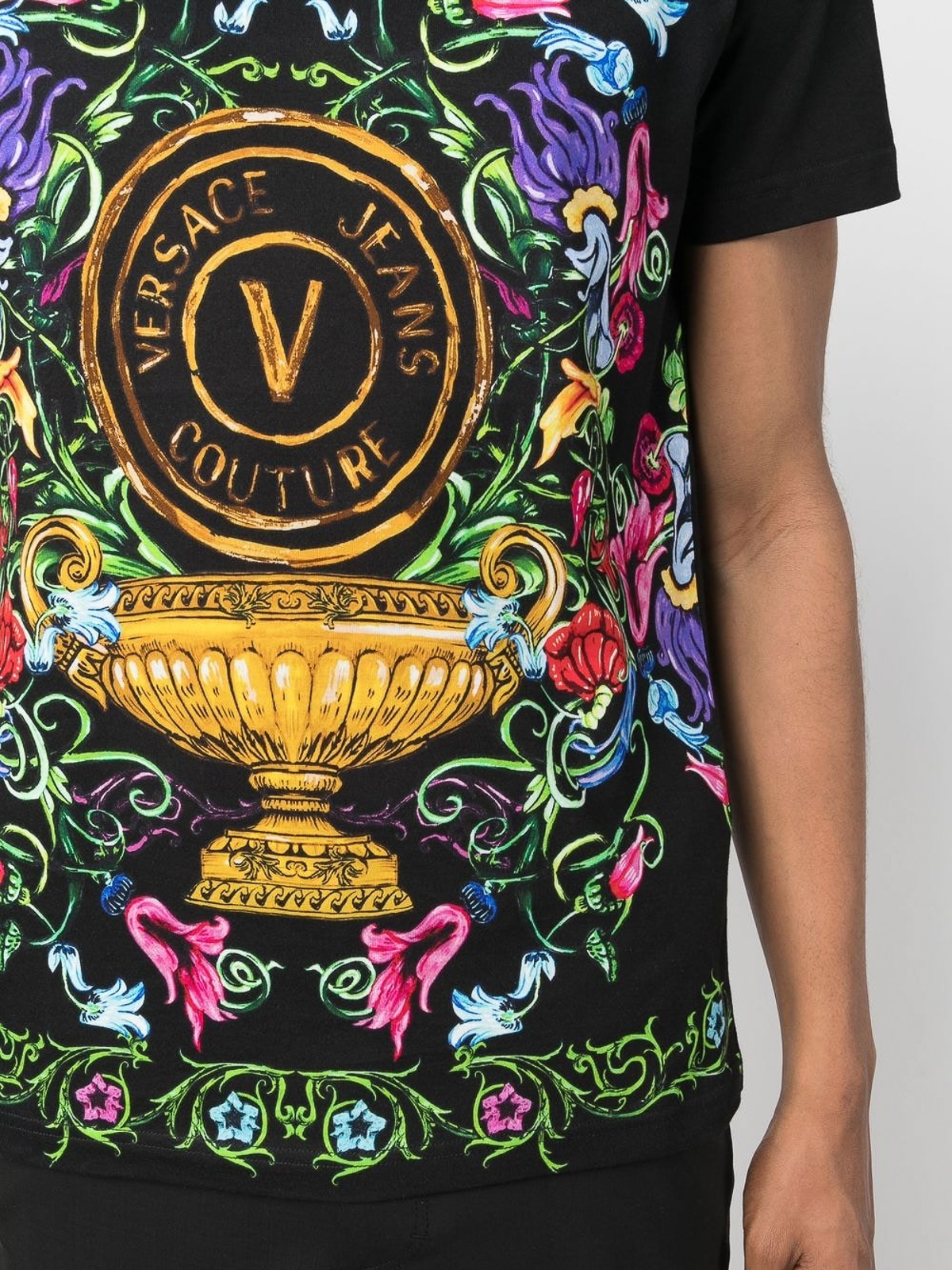 V-Emblem Logo T-Shirt