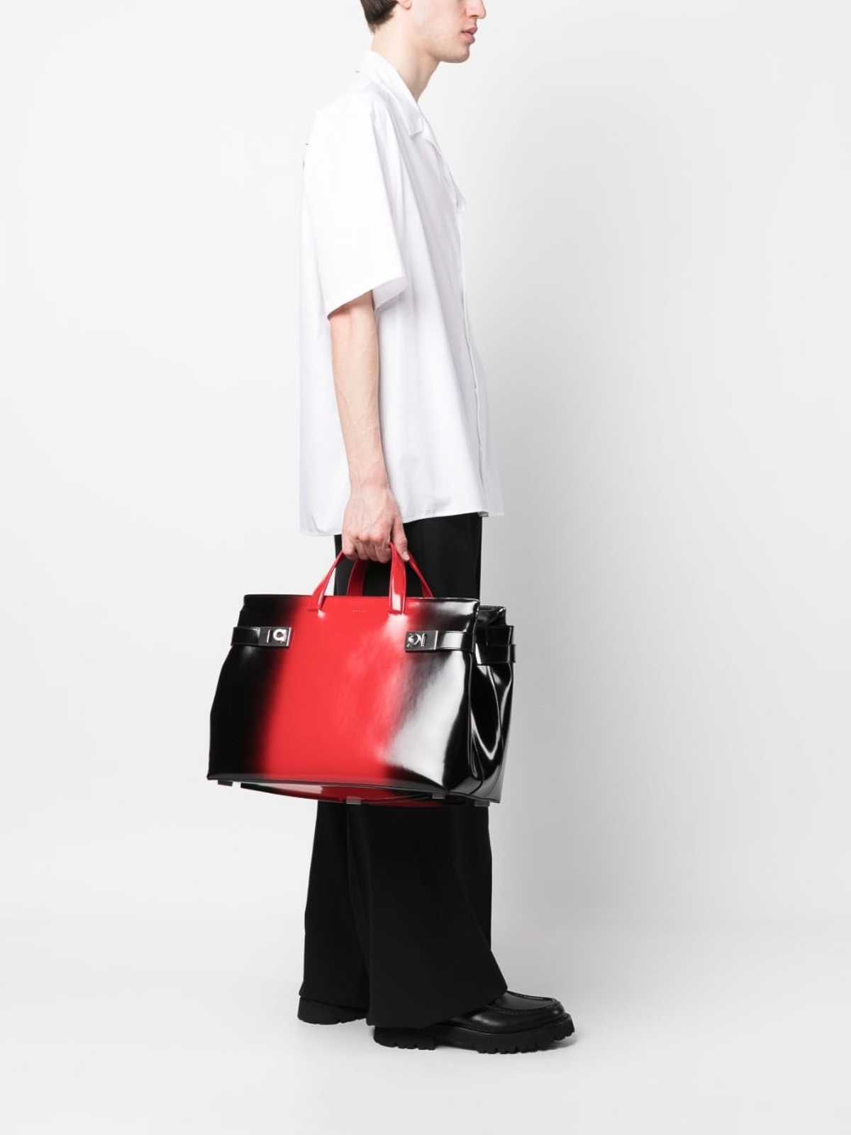 Shop Ferragamo Leather Shoulder Bag In Red