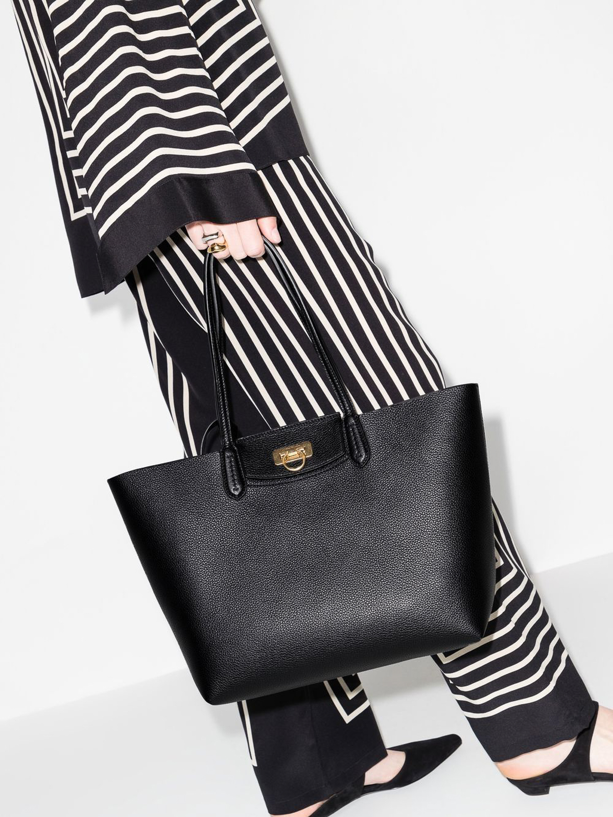 ferragamo travel leather tote bag Salvatore Women Ferragamo handbag in delicious calfskin leather FERRAGAMO Women Folded tote bag