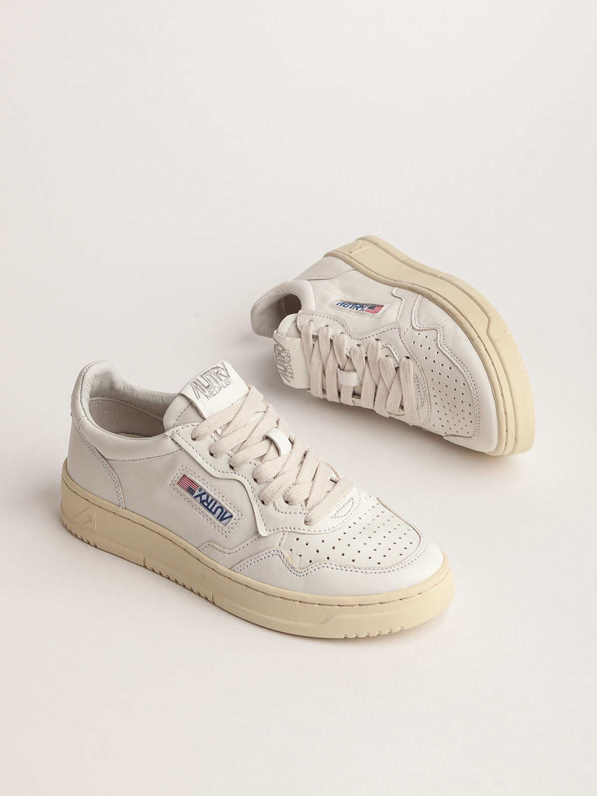 ★AUTRY★AULW GL01★Medalist Special Logo Goat White Tab★ Autry Medalist *Goat* Sneaker » Buy online now!
