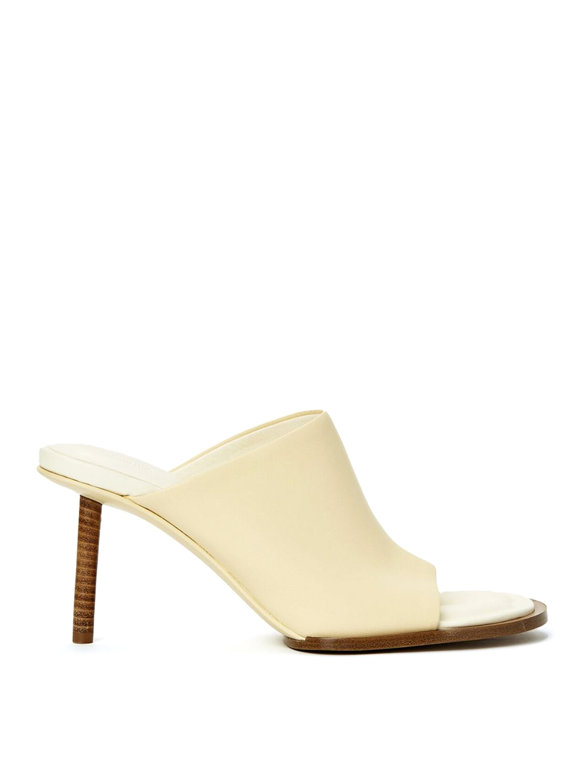 Shop Jacquemus Les Mules Rond Carr In Blanco