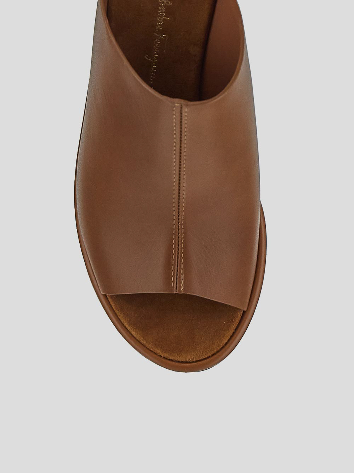 Ferragamo サンダル - ブラウン - ブラウン|01E077758254