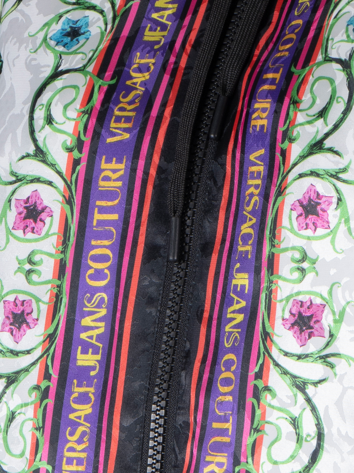 【VERSACE JEANS】 ロゴ クラシックカラー ギャバジン ブルゾン VERSACE JEANS】 ロゴ クラシックカラー ギャバジン ブルゾン