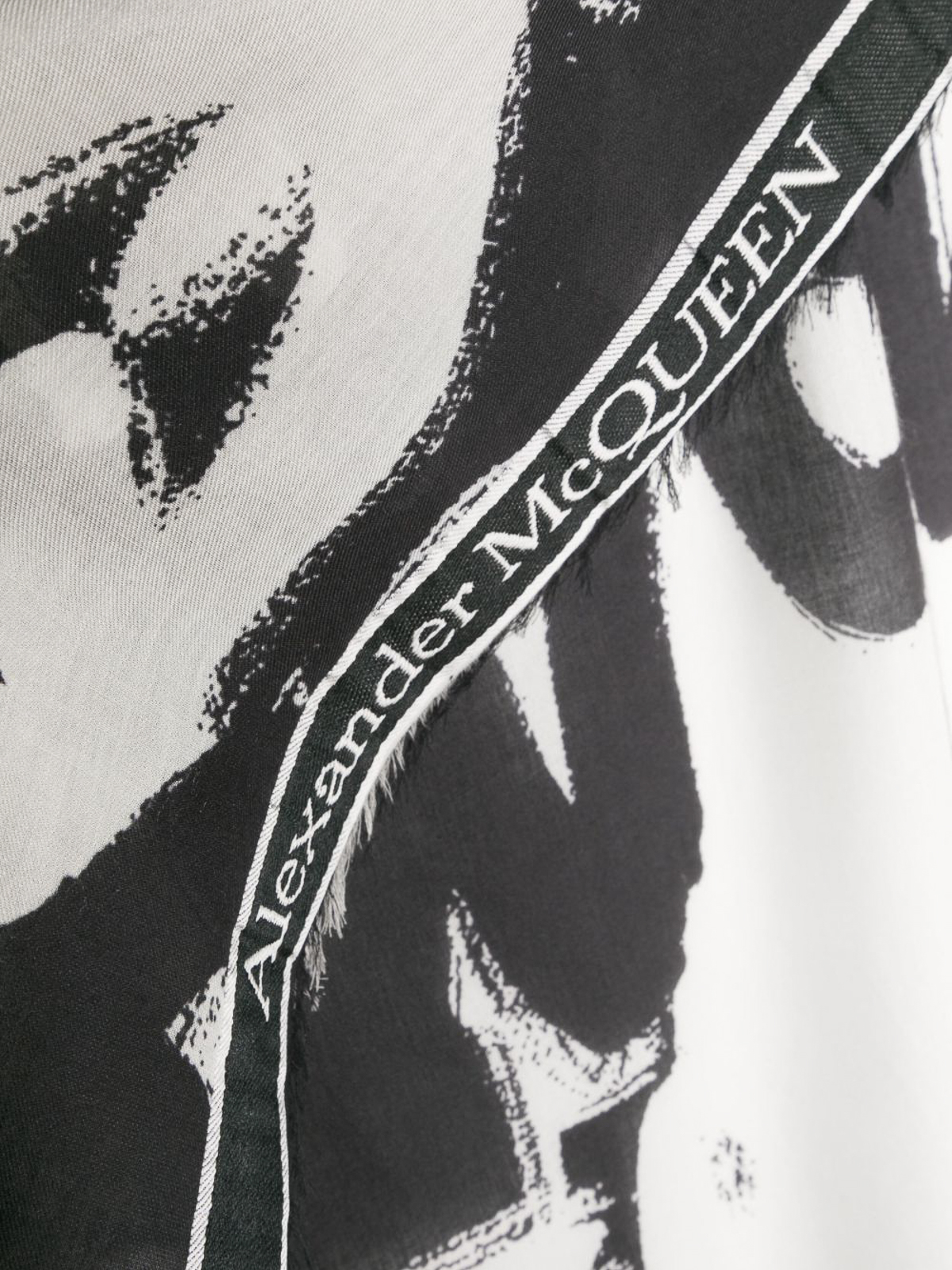 Alexander Mcqueen Logo-print scarf - White - Men