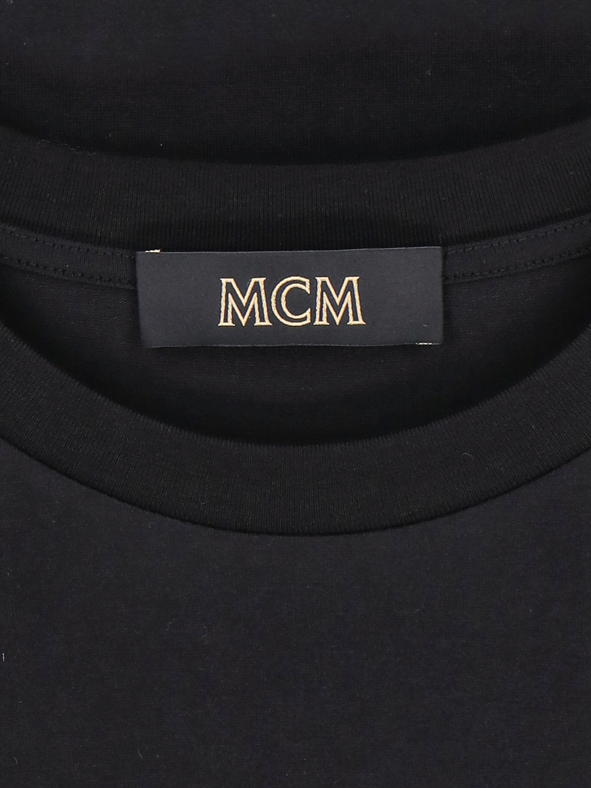 Shop Mcm Camiseta - Negro In Black