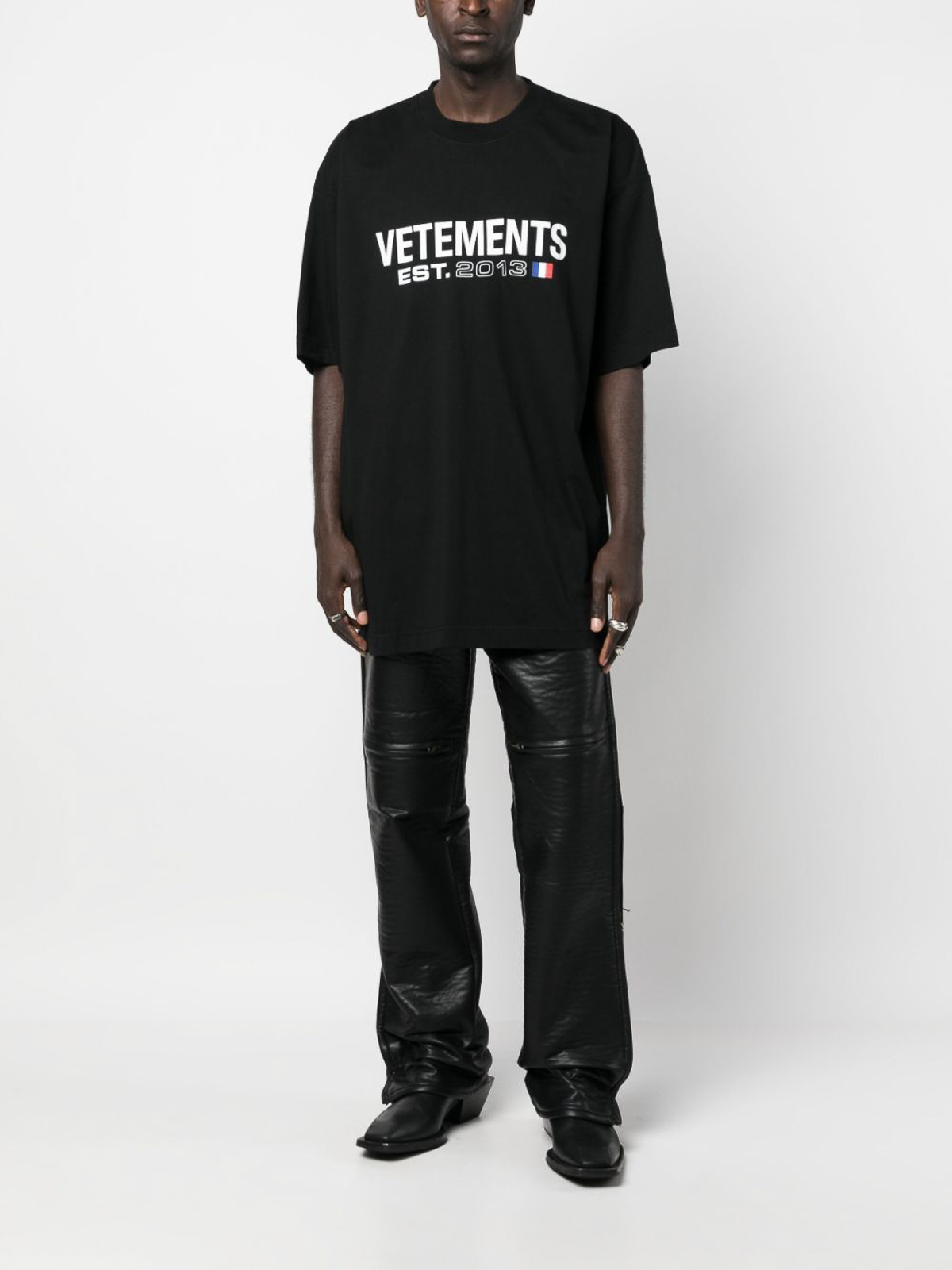 Shop Vetements Camiseta - Negro In Black