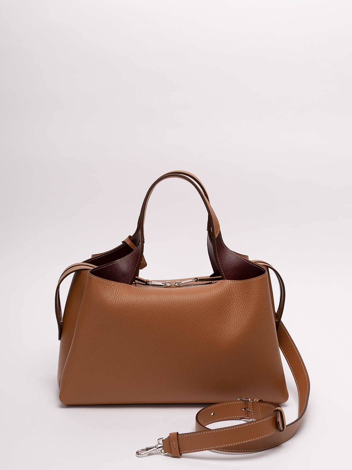 Tod's Medium leather bag with `t` pendant|XBWAPAHL300QRI9P13