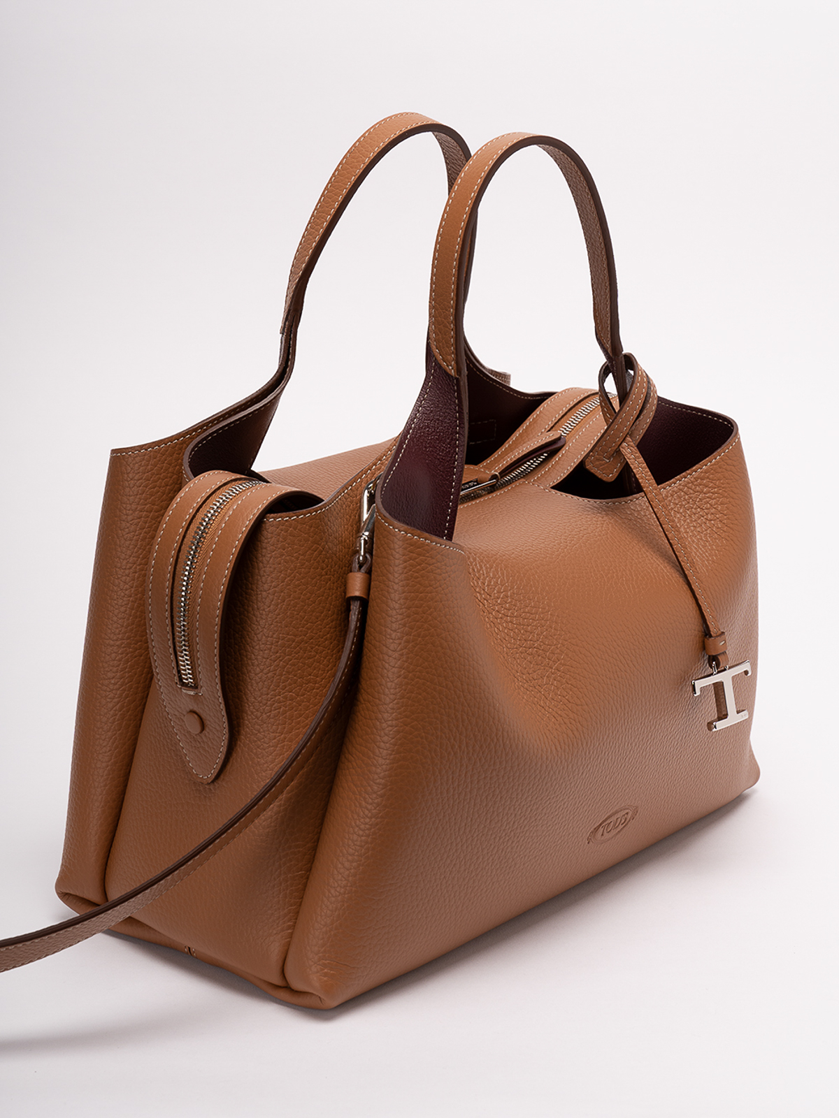 Tod's Medium leather bag with `t` pendant|XBWAPAHL300QRI9P13