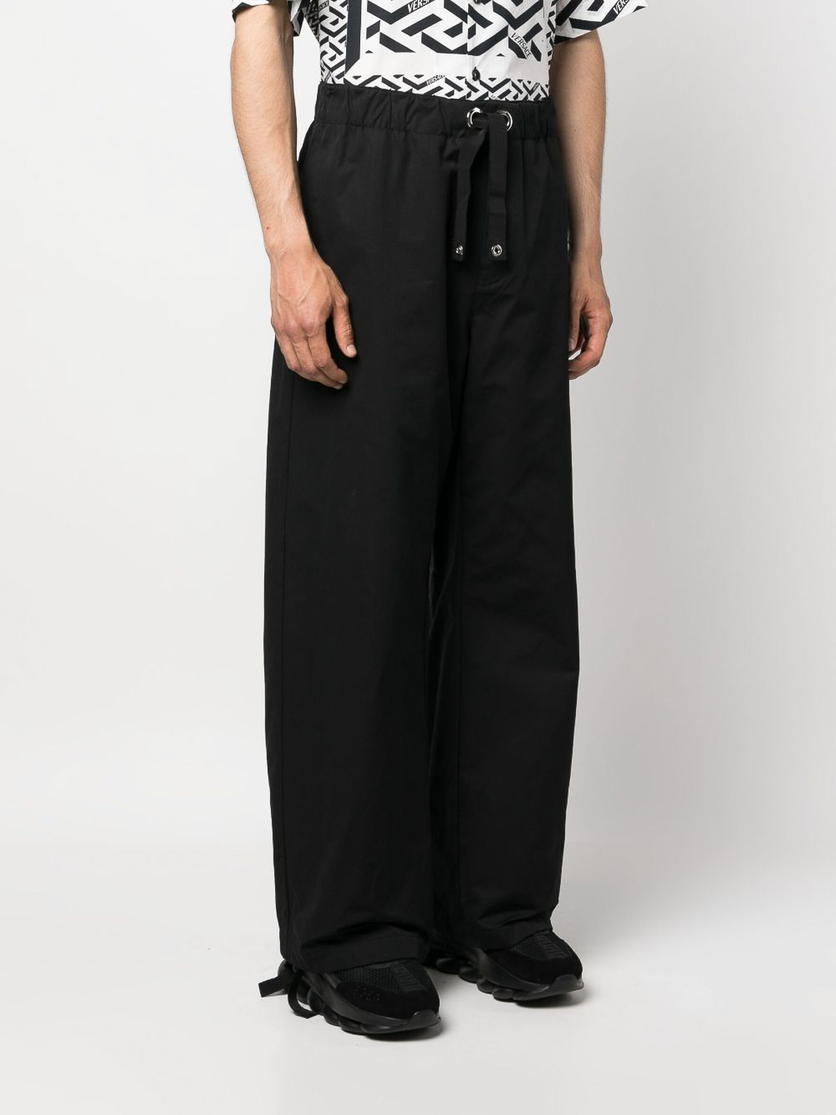 Shop Versace Informal Pants In Negro