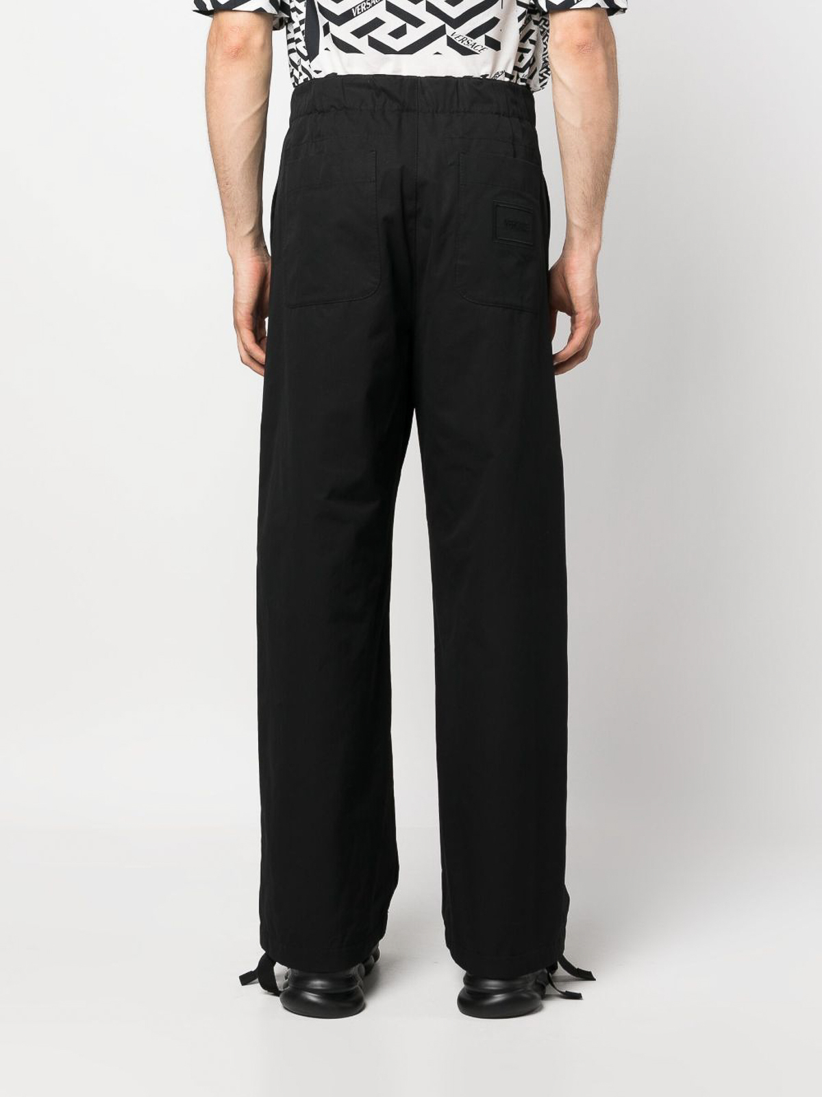 Shop Versace Informal Pants In Negro