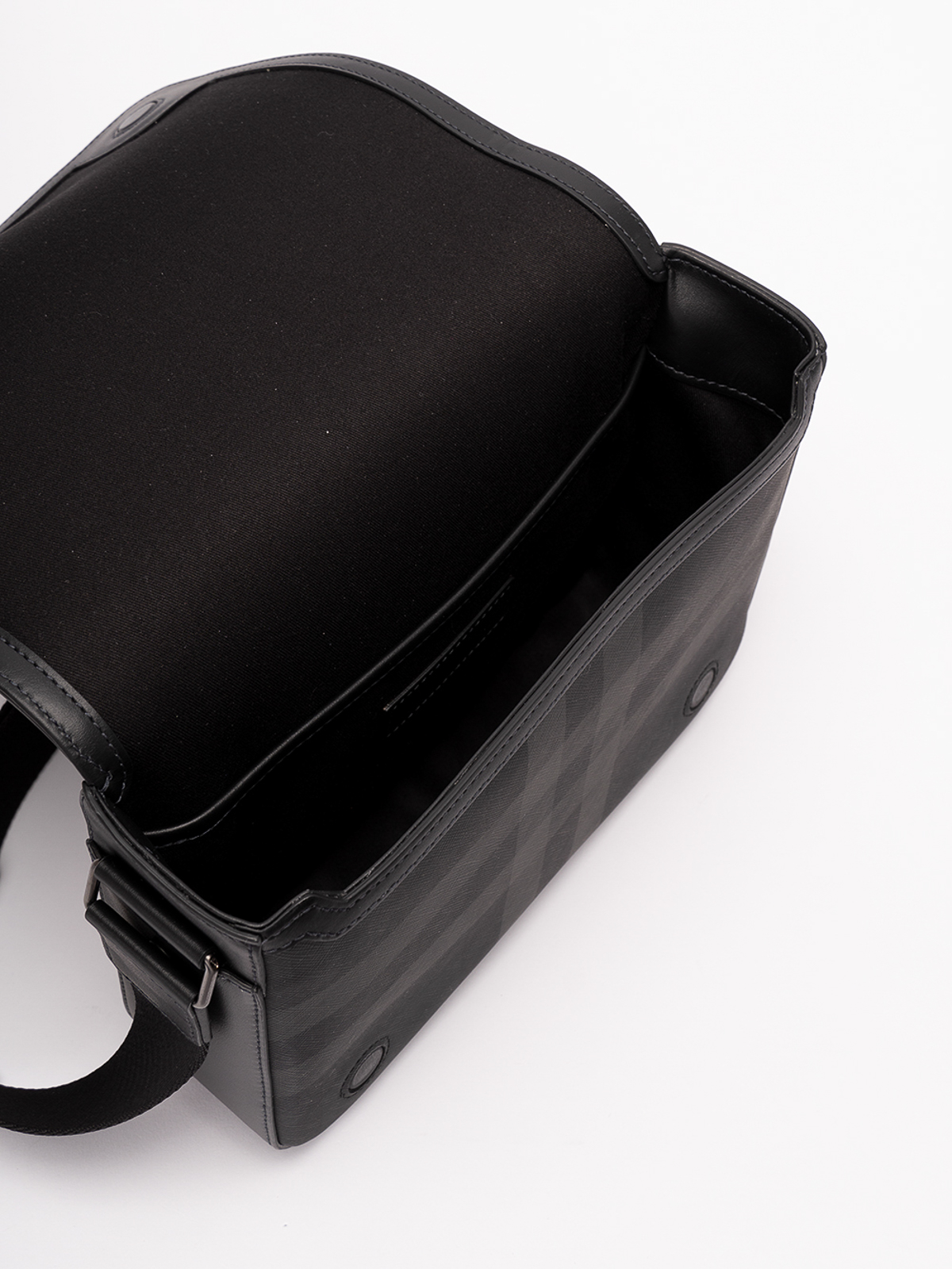 ショルダーバッグ BURBERRY Men Shoulder Bags 8089292 B9744 Black Burberry Messenger Shield Bag - Black - Men | 8089292