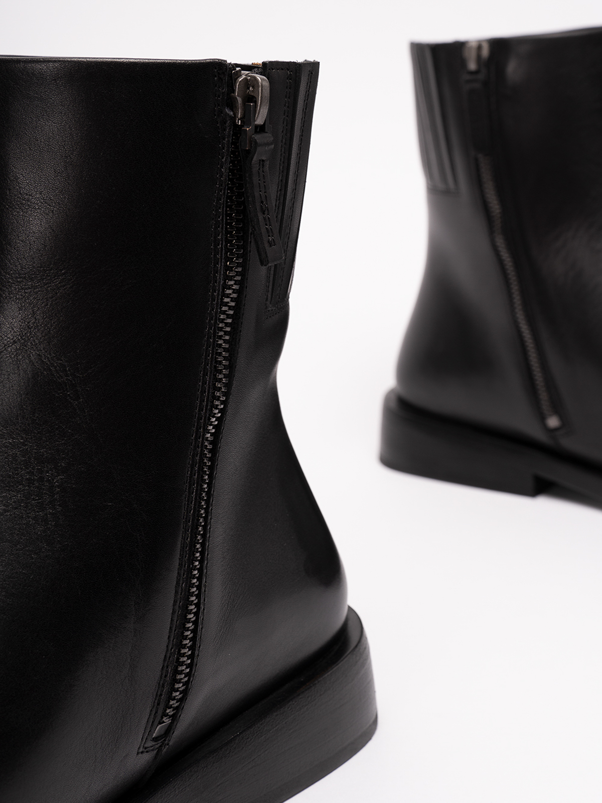 ショートブーツ・ブーティ marsell FW23 'Tillo' ankle boots (MW8146094 666) Marsèll Women Trillo Ankle Boots Nero