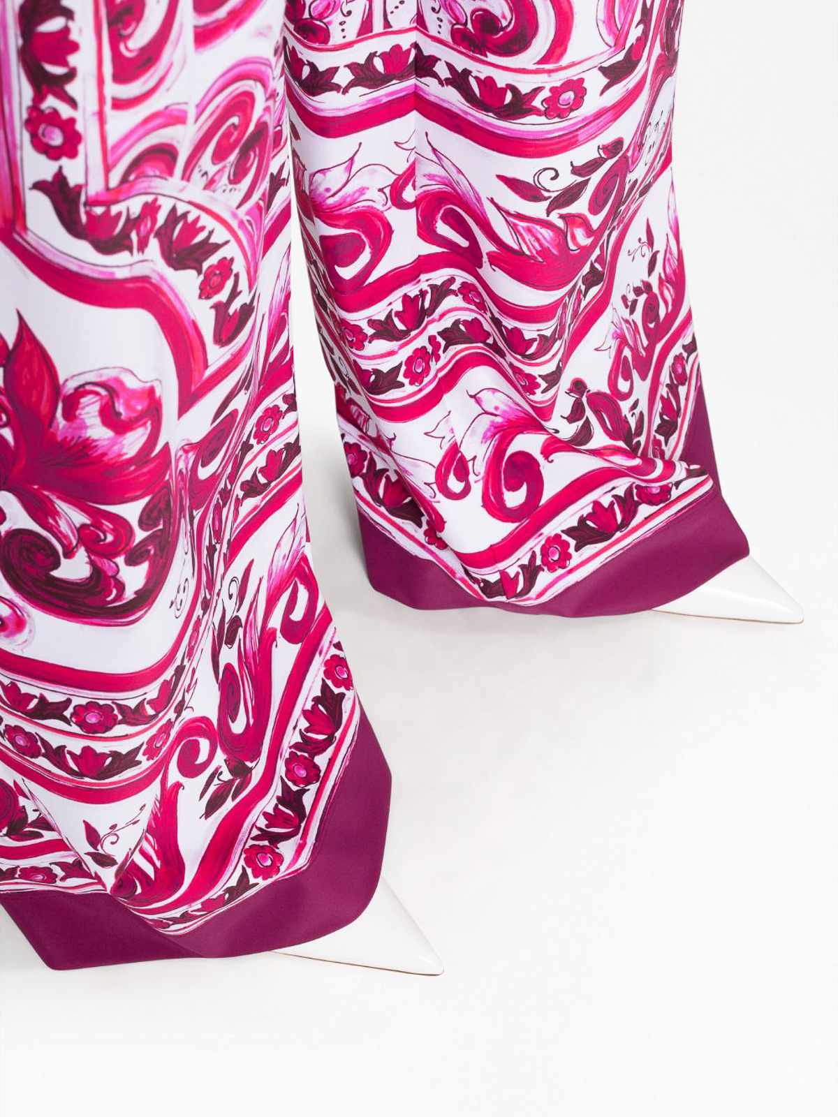 Dolce & Gabbana PINK SILK TROUSERS シルク パンツ 光沢 美脚 Dolce & Gabbana - Pink & Gold Silk Trousers | Childrensalon