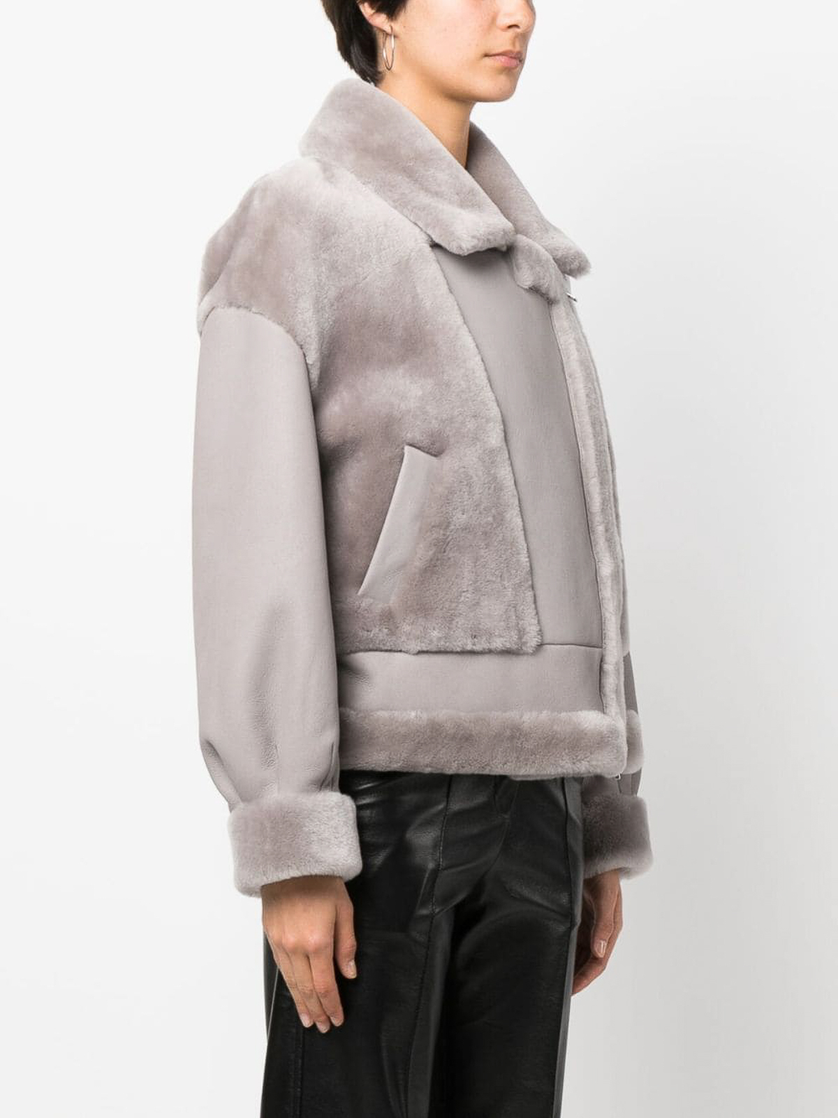 Cropped Leather And Shearling Jacket in Grey - Blancha