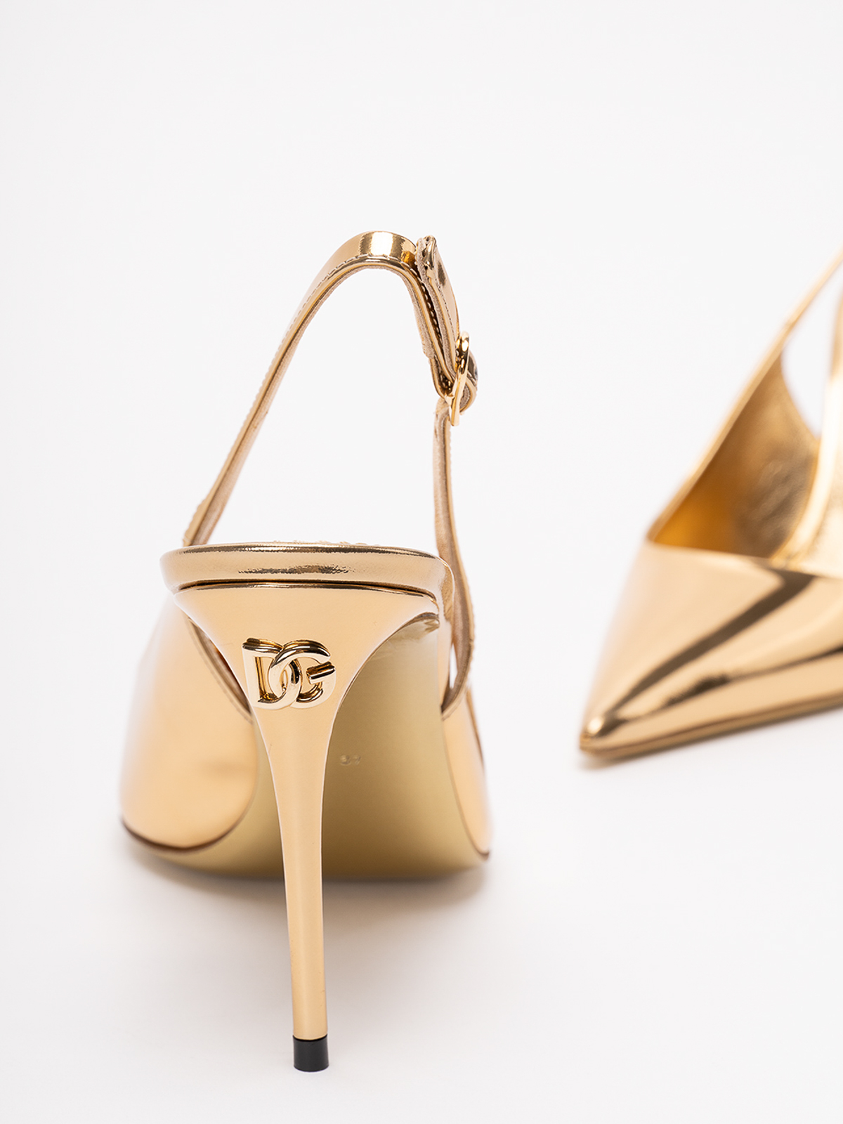 Shop Dolce & Gabbana Zapatos De Salón - Dorado In Gold