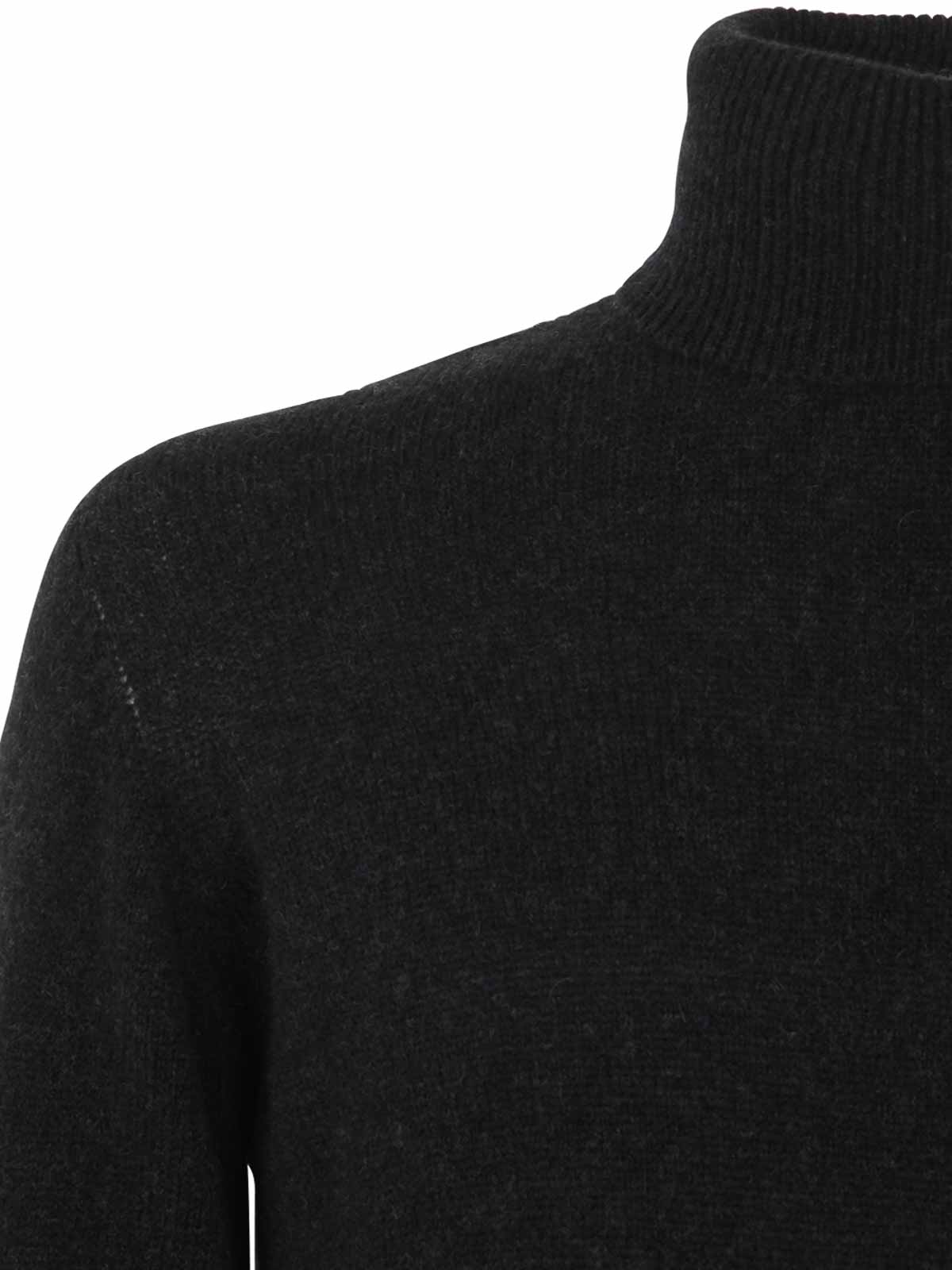 Shop Nuur Suéter Con Cuello Alto - Negro In Black