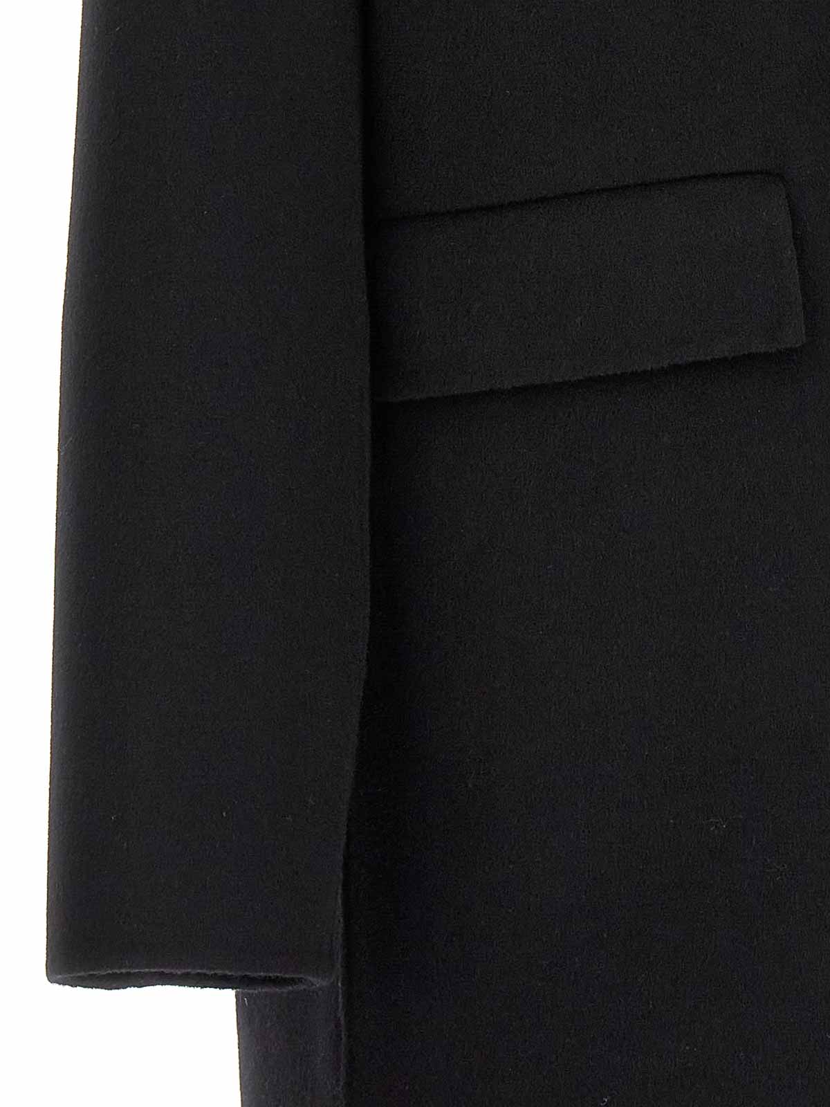 Shop Twinset Abrigo Corto - Negro In Black