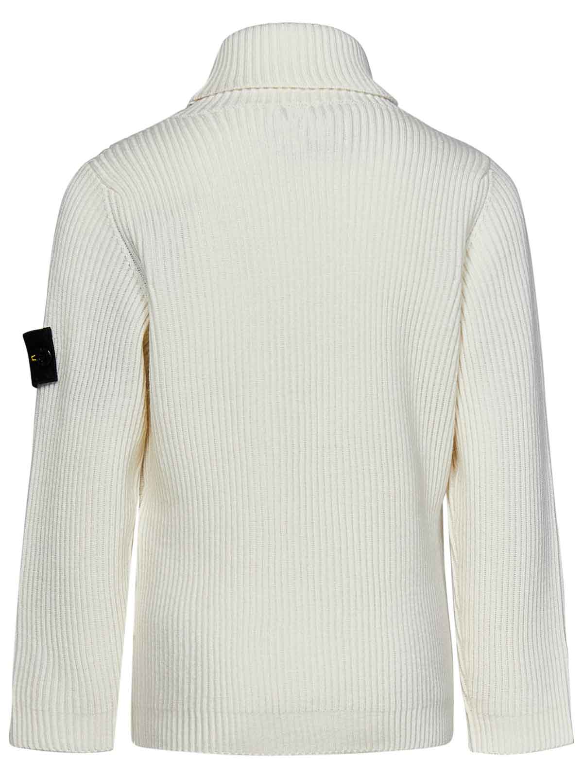 White stone 2024 island turtleneck