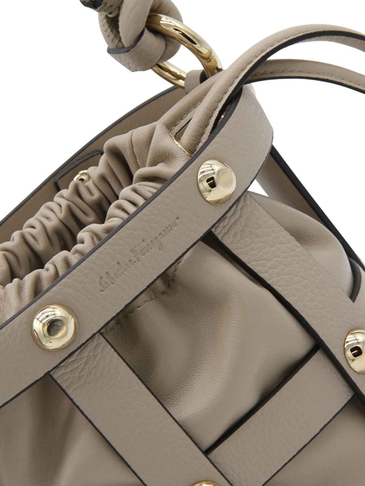 Ferragamo Beige leather cage small bucket bag|759120211488017