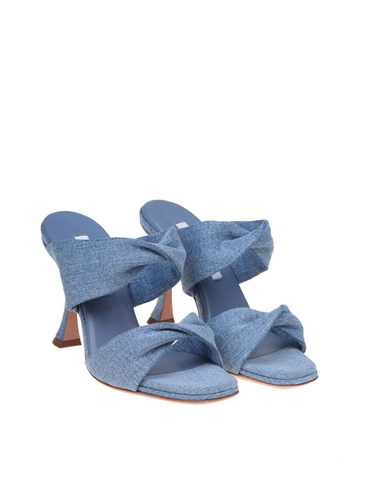 Shop Aquazzura Sandalo Twist 95 In Tessuto Denim In Azul Claro