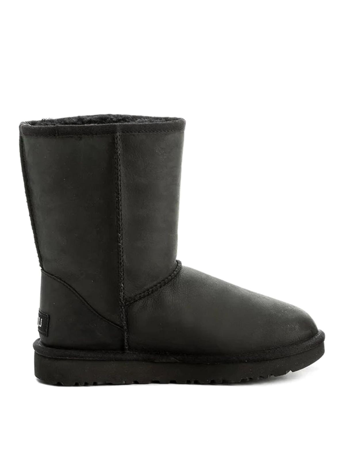 Shop Ugg Zapatos Clásicos - Negro In Black
