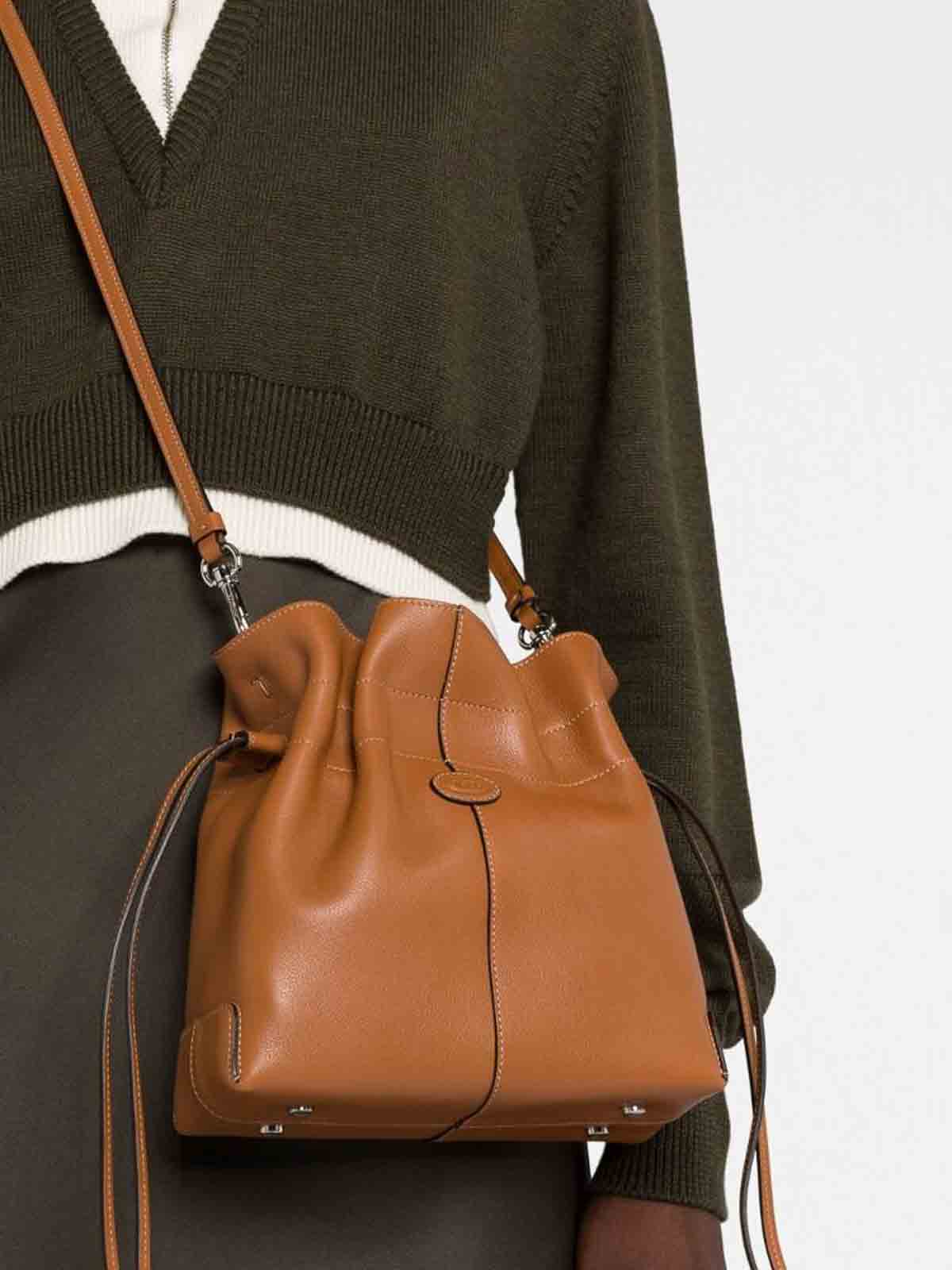 【関税&送料込】Tod'S Tod S Borsa A Secchiello Media In Pell Tod's Borsa a secchiello con logo tono su tono