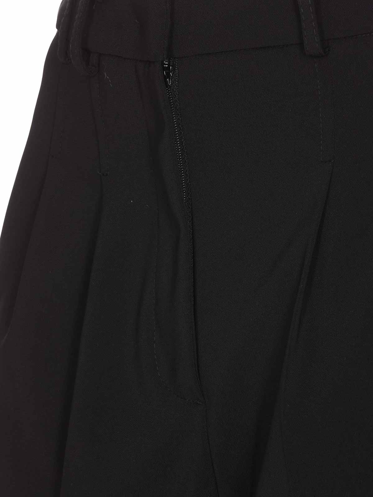 Shop Patrizia Pepe Essential Shorts In Black