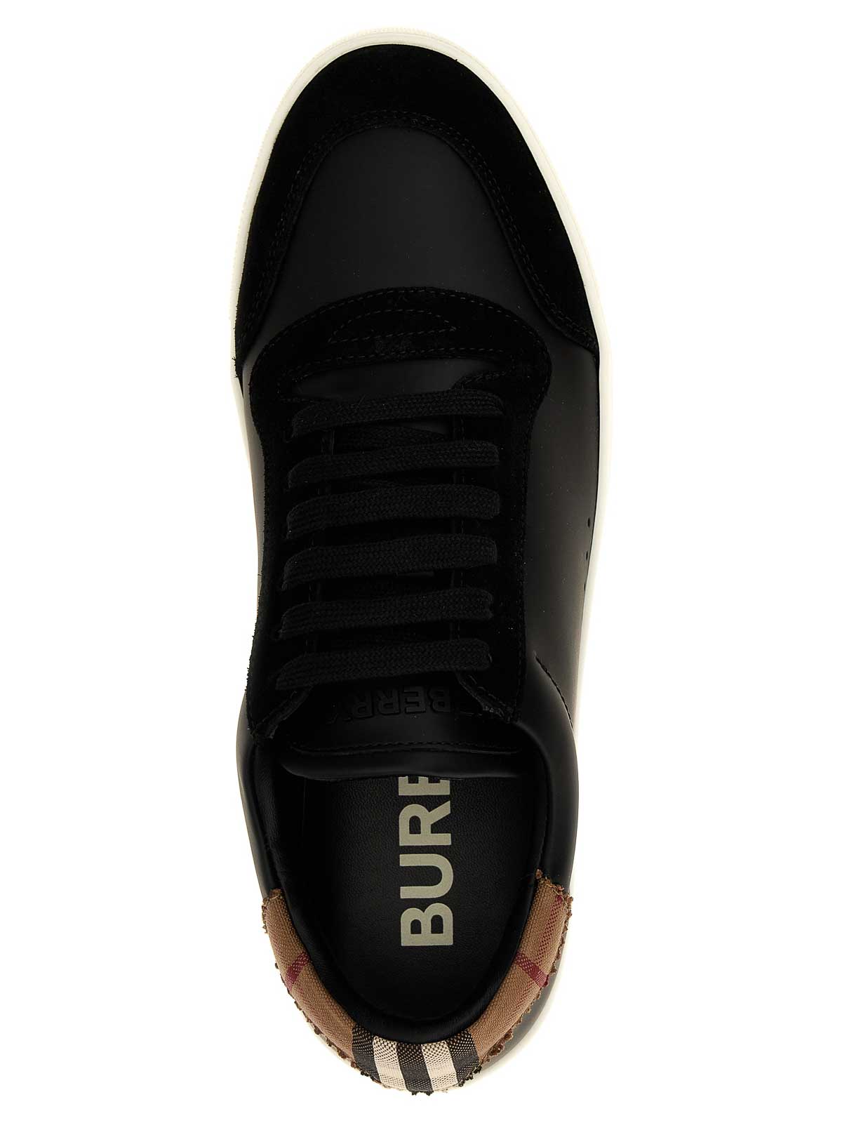 Shop Burberry Zapatillas - Negro In Black